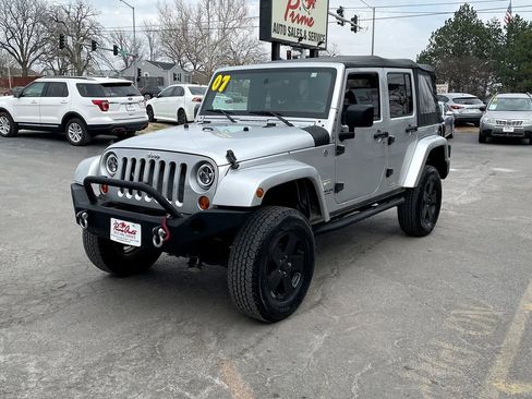 Used 2007 Jeep Wrangler Unlimited Sahara w/ Trailer Tow Group image 2