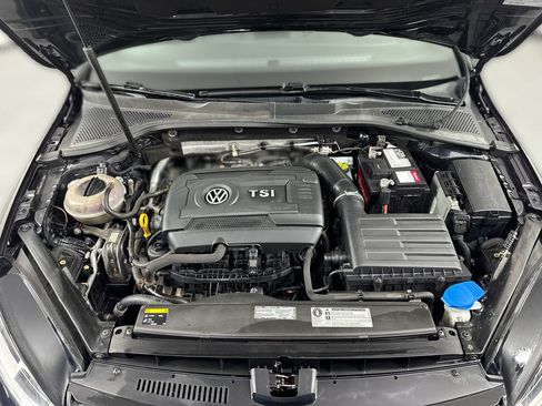 Used 2015 Volkswagen GTI SE image 23