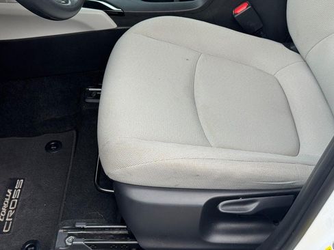 Certified 2025 Toyota Corolla Cross L FWD image 16