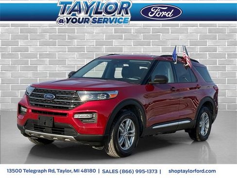 Certified 2022 Ford Explorer XLT w/ Equipment Group 202A image 1