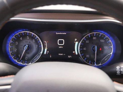 Used 2019 Chrysler Pacifica Touring-L Plus w/ Advanced Safetytec Group FWD image 15