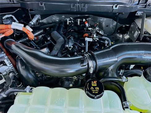 Used 2025 Ford F150 King Ranch w/ FX4 Off-Road Package image 30