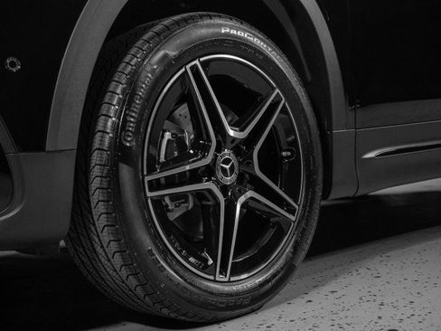 Certified 2025 Mercedes-Benz GLB 250 image 30