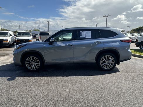 Used 2021 Toyota Highlander Platinum image 7