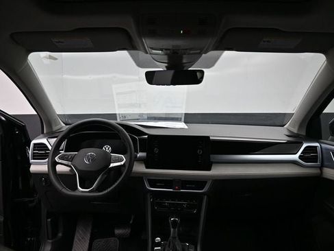 New 2026 Volkswagen Taos SE AWD/4WD image 10