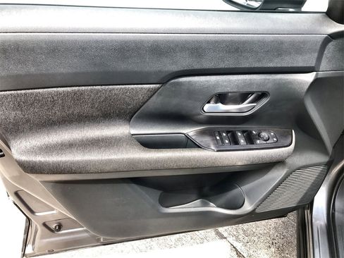 Certified 2025 Nissan Kicks SV image 13