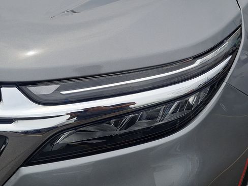 Used 2023 Chevrolet Equinox LT AWD/4WD image 9