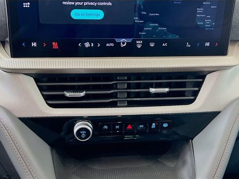 New 2026 Ford Explorer Active w/ Active Comfort Package image 9