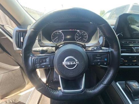 Used 2023 Nissan Pathfinder SL FWD image 5