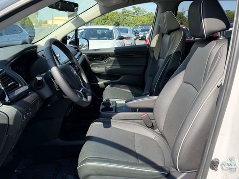 Certified 2026 Honda Odyssey Elite image 8