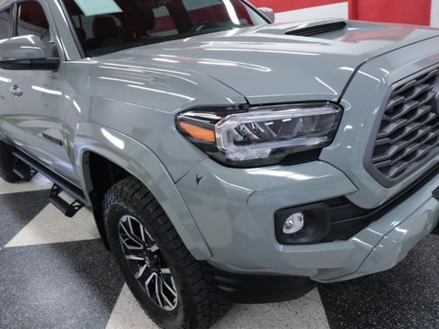 Used 2022 Toyota Tacoma TRD Sport w/ Technology Package RWD image 34