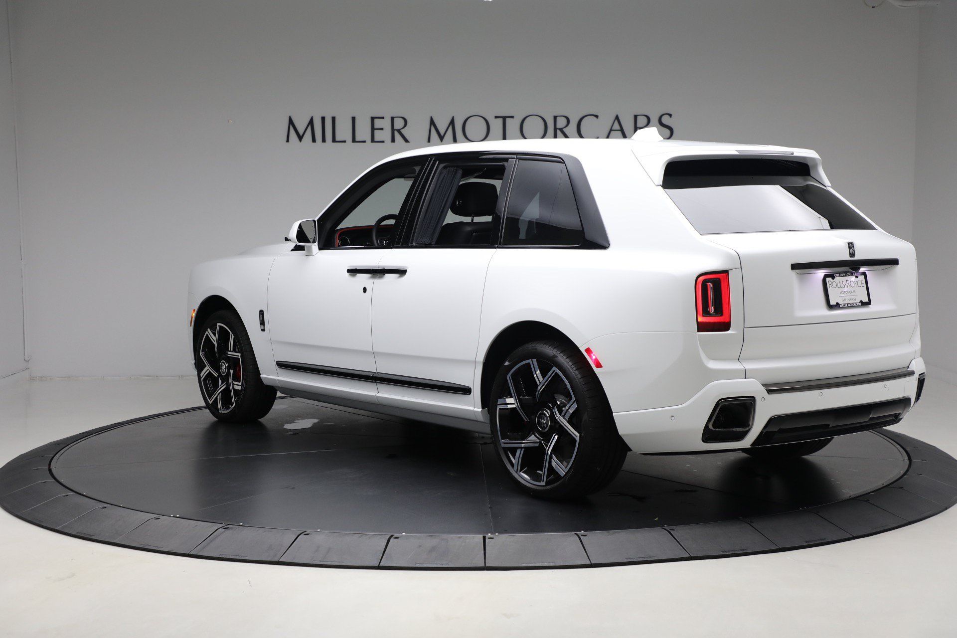 Certified 2025 Rolls-Royce Cullinan Black Badge AWD/4WD image 7