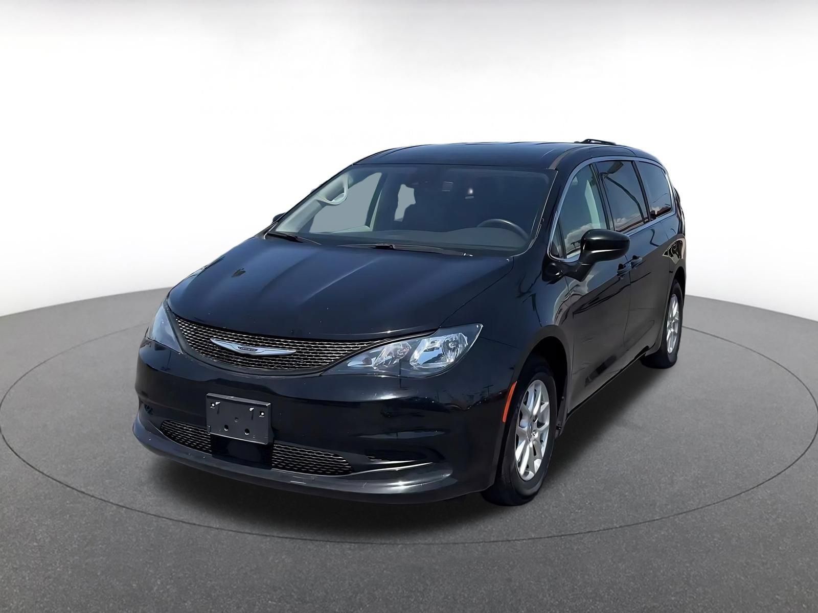 Used 2024 Chrysler Voyager LX FWD image 6