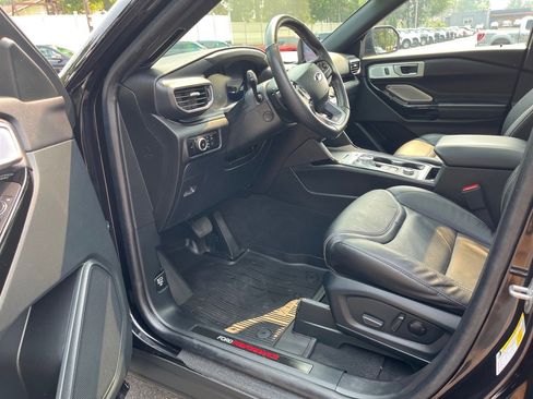 Used 2023 Ford Explorer ST w/ Technology Package image 9