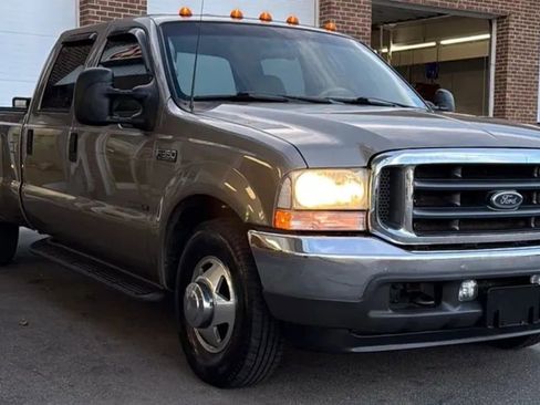 Used 2002 Ford F350 Lariat image 3