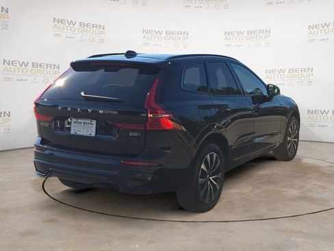 Used 2025 Volvo XC60 B5 Core AWD/4WD image 5