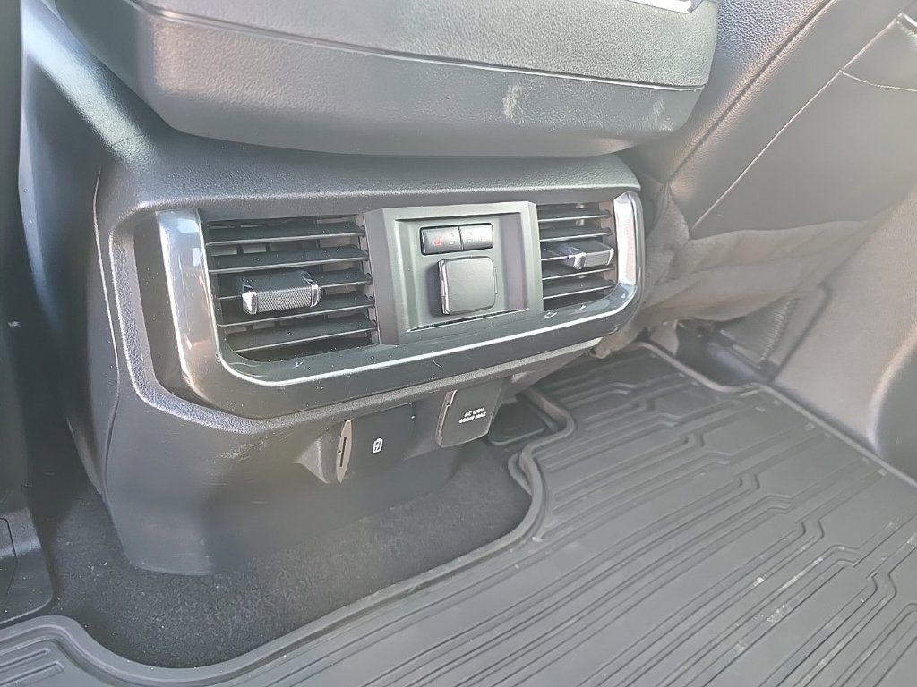Used 2023 Ford F150 Lariat w/ Equipment Group 502A High AWD/4WD image 17