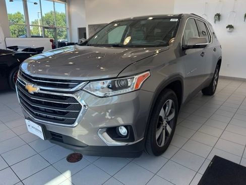 Used 2019 Chevrolet Traverse LT w/ LT Premium Package AWD/4WD image 37