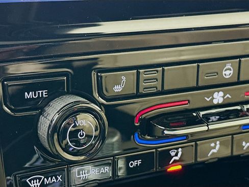 New 2025 Jeep Grand Cherokee Limited image 27