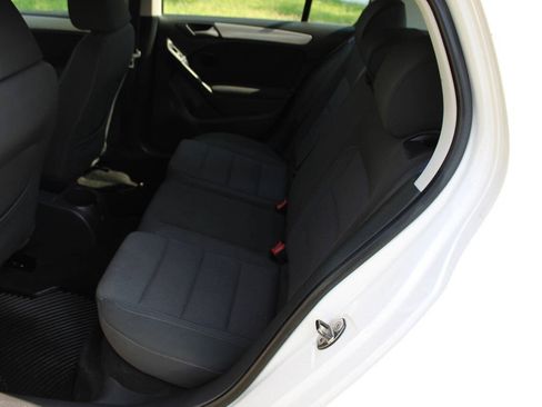 Used 2011 Volkswagen Golf 4-Door FWD image 27