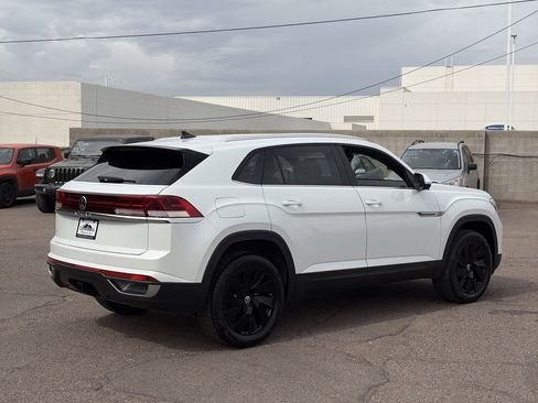 New 2026 Volkswagen Atlas Cross Sport SE image 5