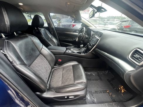 Used 2017 Nissan Maxima SR FWD image 13