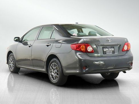 Used 2010 Toyota Corolla LE FWD image 3