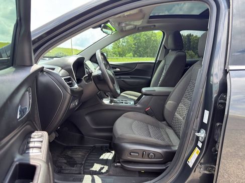 Used 2018 Chevrolet Equinox LT w/ Sun & Infotainment Package FWD image 2