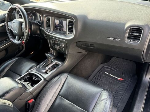 Used 2020 Dodge Charger SXT w/ Leather Interior Group image 30