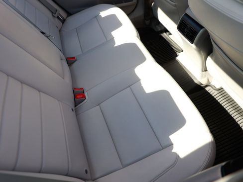 Used 2017 Toyota Camry XLE w/ Moonroof Package image 15