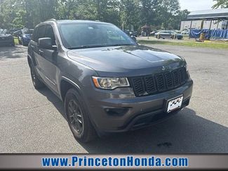 Used 2019 Jeep Grand Cherokee Laredo AWD/4WD video 1