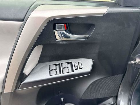 Used 2018 Toyota RAV4 XLE image 25