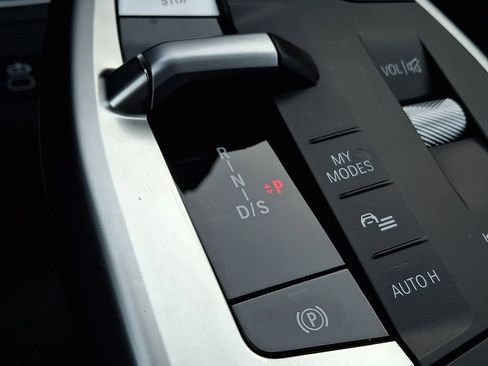 Used 2025 BMW X2 xDrive28i w/ Premium Package image 12