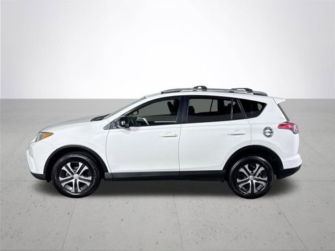Used 2017 Toyota RAV4 LE image 9