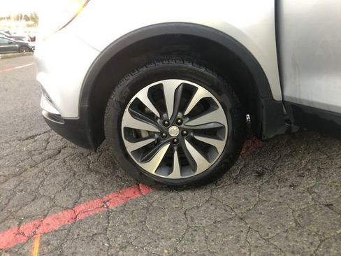 Used 2022 Buick Encore Preferred image 25