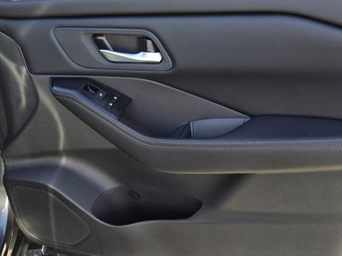 New 2026 Nissan Rogue SV image 8