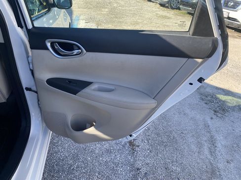 Used 2017 Nissan Sentra SV w/ Driver's Assist Package image 11