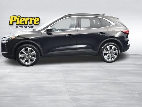 Used 2024 Ford Escape Platinum image 5