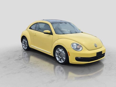 Used 2012 Volkswagen Beetle 2.5 FWD image 2