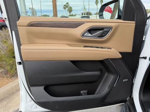 Used 2024 Chevrolet Suburban Premier image 6