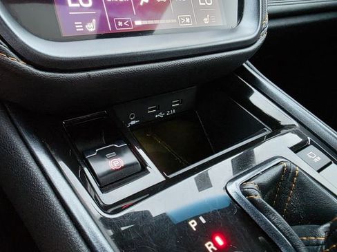 Used 2022 Subaru Outback Wilderness image 32