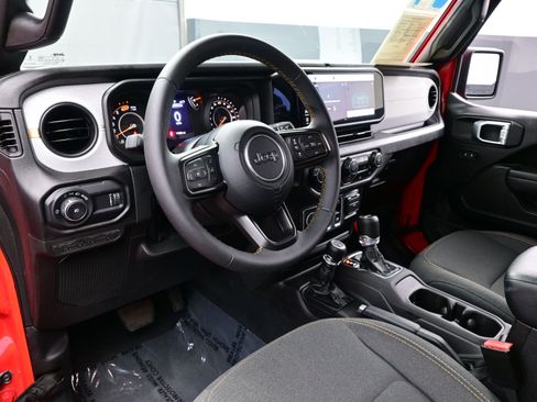 Used 2024 Jeep Wrangler Sport S image 11