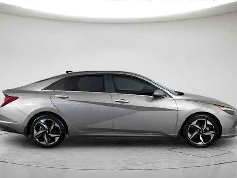 Certified 2023 Hyundai Elantra Limited FWD image 2