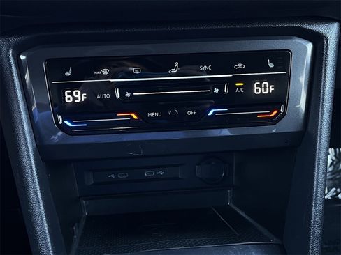 Used 2022 Volkswagen Tiguan SE R-Line image 19