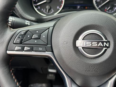 Used 2025 Nissan Sentra SR w/ SR Premium Package FWD image 20