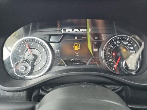Used 2023 RAM 1500 Laramie AWD/4WD image 9