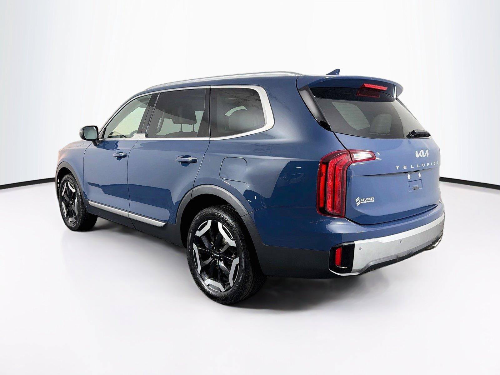 Used 2024 Kia Telluride S w/ S Sunroof Package AWD/4WD image 9
