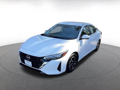 Used 2025 Nissan Sentra SV image 7