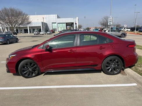 Used 2025 Toyota Corolla SE image 6