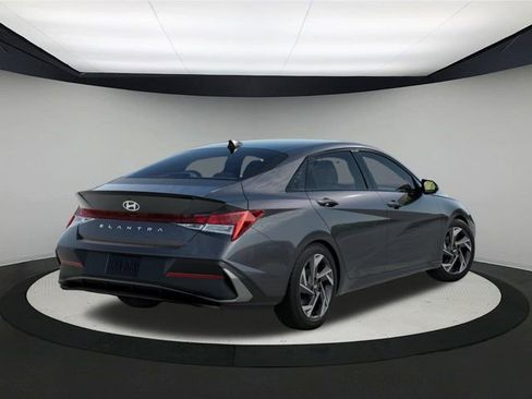 New 2025 Hyundai Elantra Sport image 5